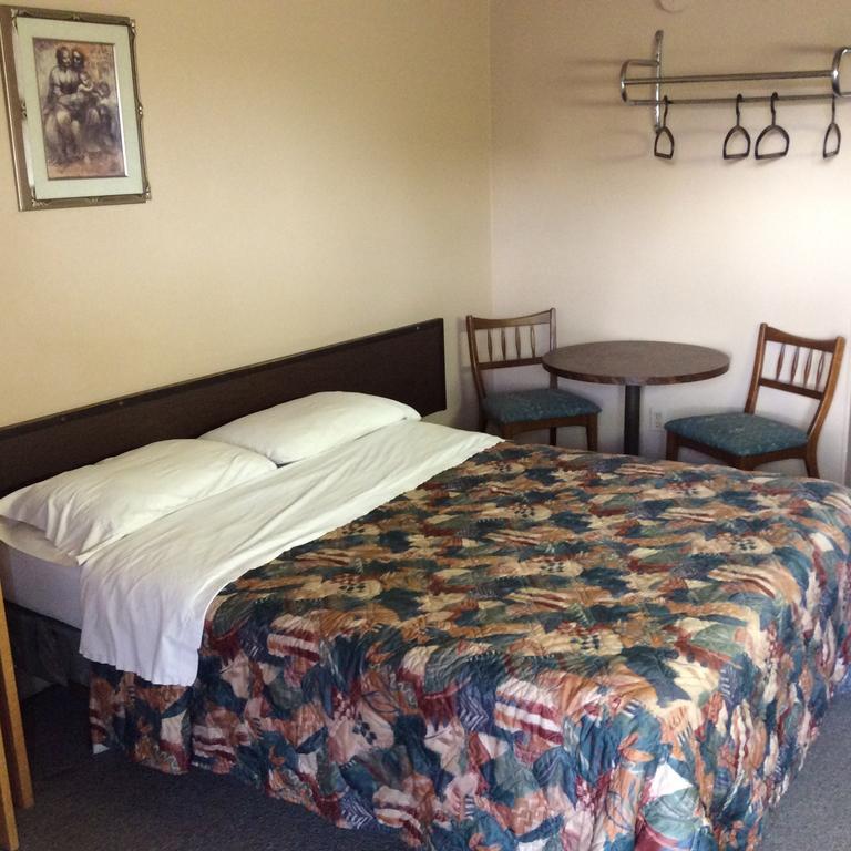 Parkwood Motor Inn Sundre Extérieur photo