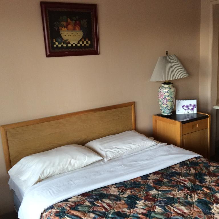 Parkwood Motor Inn Sundre Extérieur photo