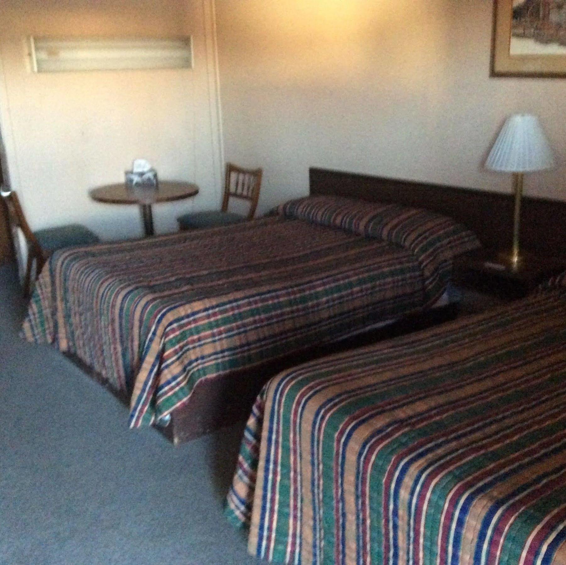 Parkwood Motor Inn Sundre Extérieur photo