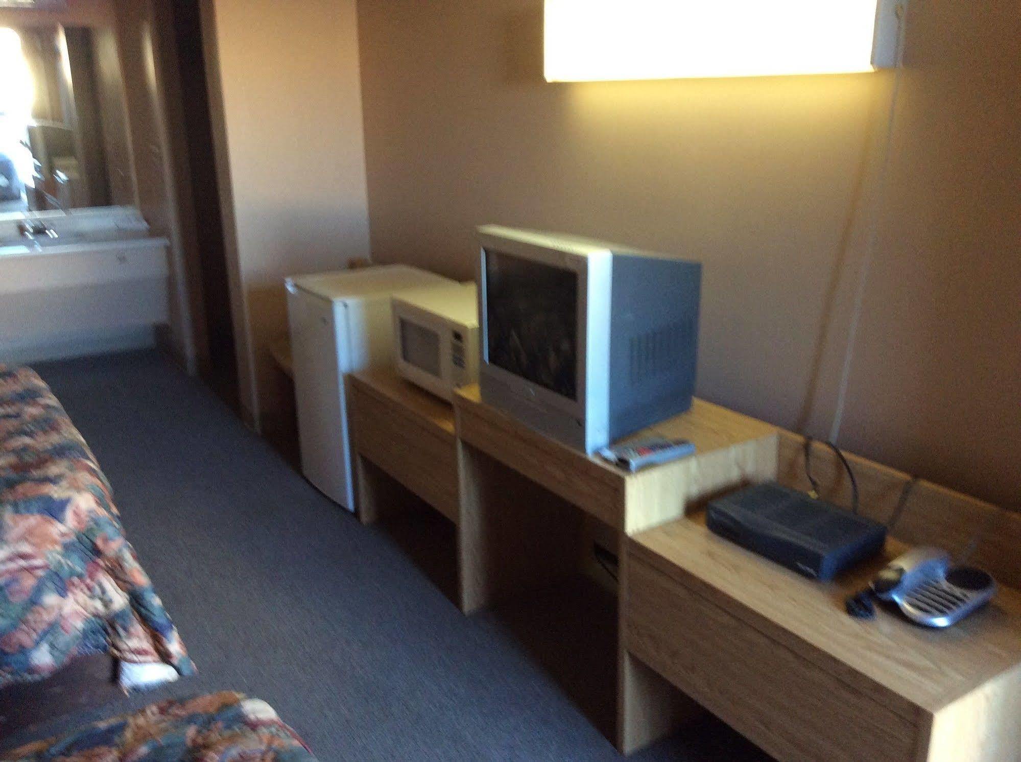 Parkwood Motor Inn Sundre Extérieur photo