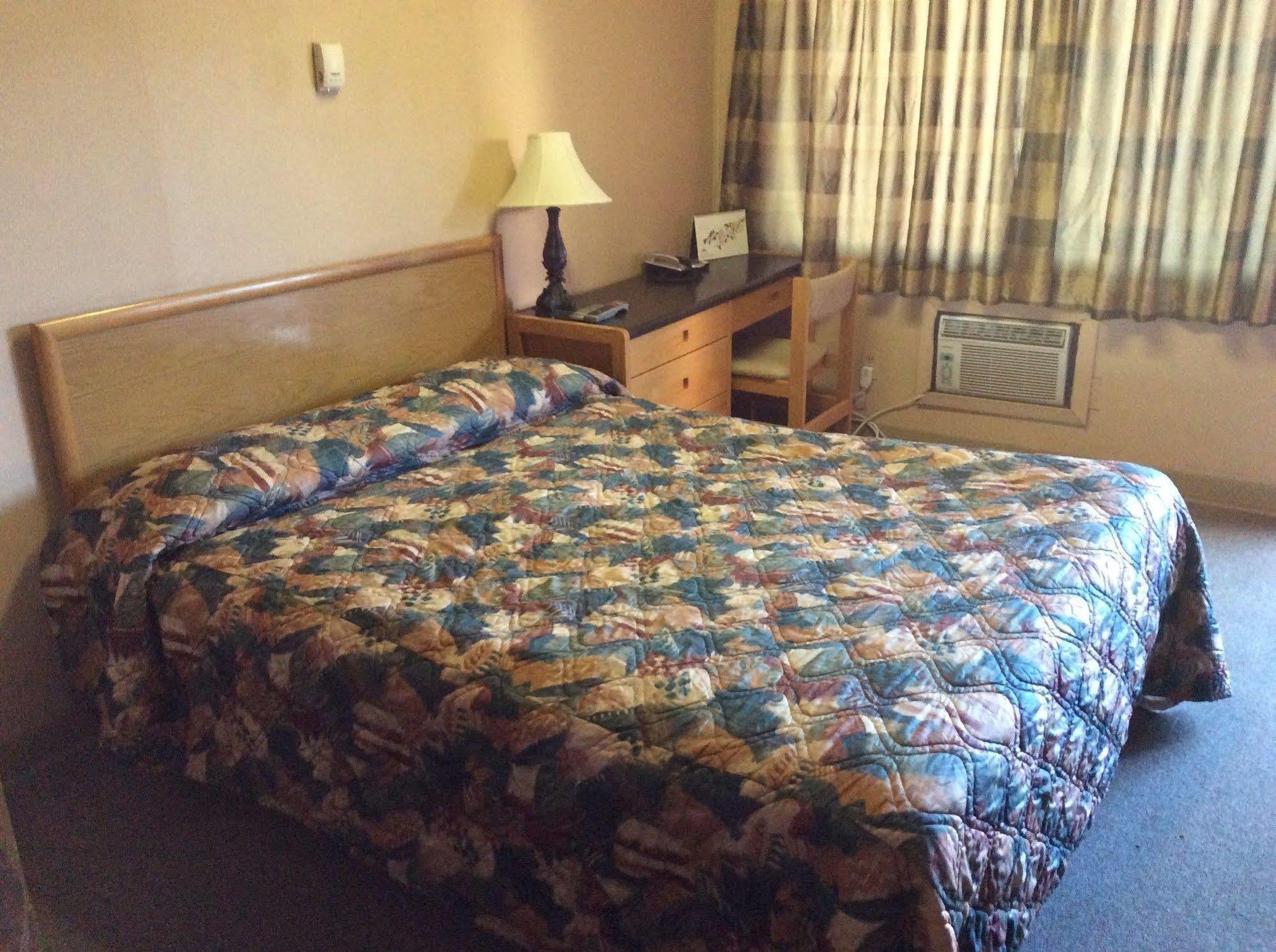 Parkwood Motor Inn Sundre Extérieur photo